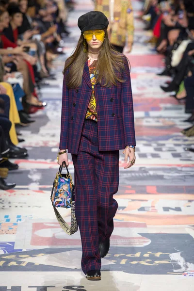 Look 8